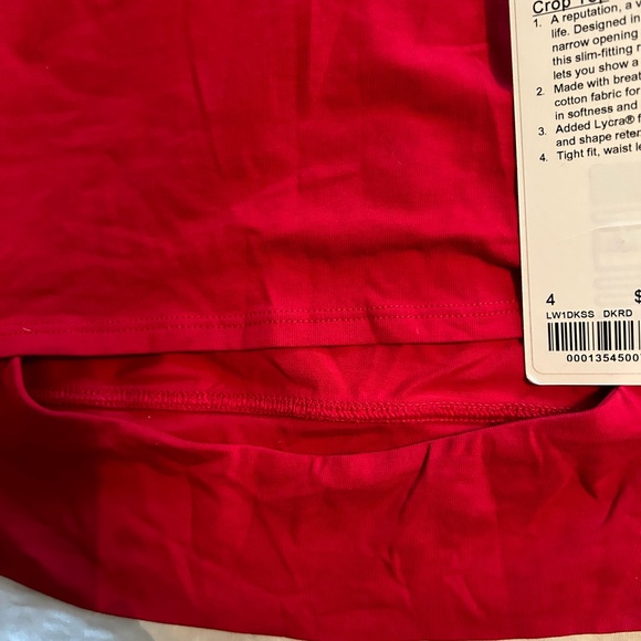 Lululemon LA front cut-out crop tank - Picture 3 of 5